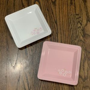 New Le Creuset Sakura Small Square Plates Set of 2